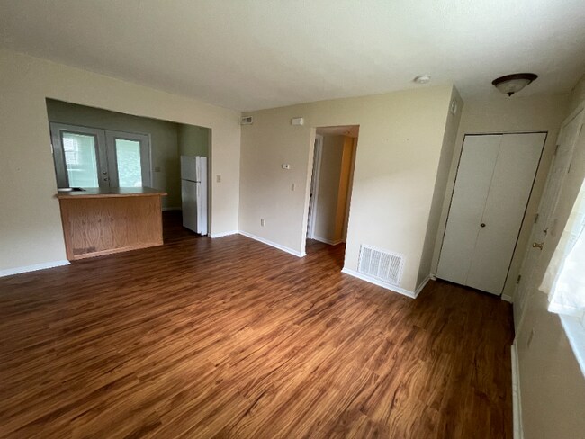 Building Photo - 1461 Chesapeake Ave