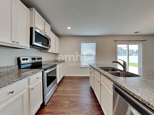 Building Photo - 7 Gardenia Dr