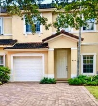 Building Photo - 4110 NE 24th St