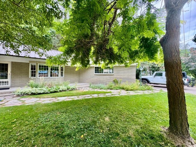 Building Photo - 593 Ogden Canyon Rd