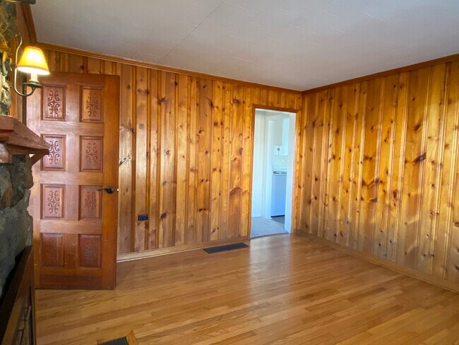 Foto del edificio - 729 Asbury Rd