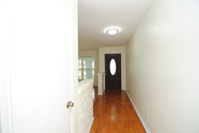 Foto del edificio - 11511 Creekhurst Dr