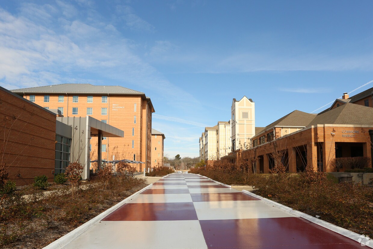 Building Photo - College Park