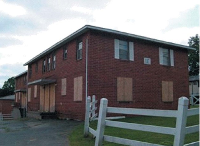 Building Photo - 117 Lamar Ave