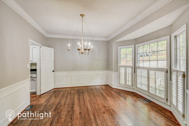 Foto del edificio - 820 Tulip Poplar Drive, Hoover, AL, 35244