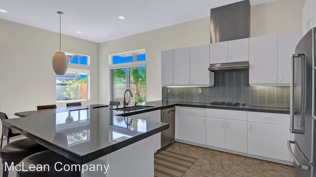 Building Photo - 3 br, 2 bath House - 126 W San Carlos Road