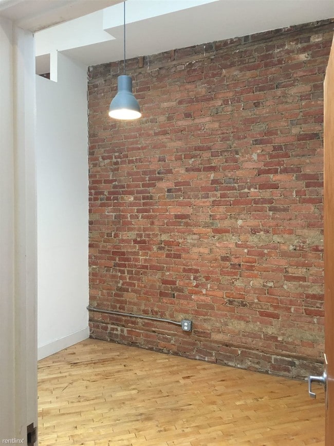 Building Photo - 2 br, 2 bath  - 2140 Michigan Ave