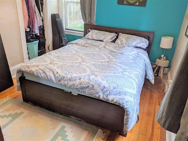 Building Photo - 17 Belmont St