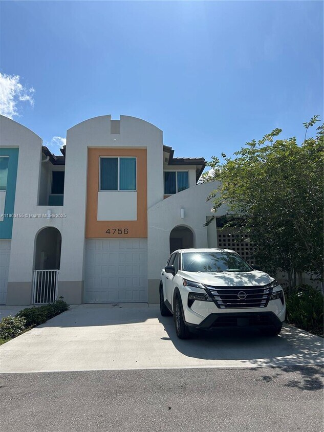 Foto principal - 4756 SW 63rd Terrace
