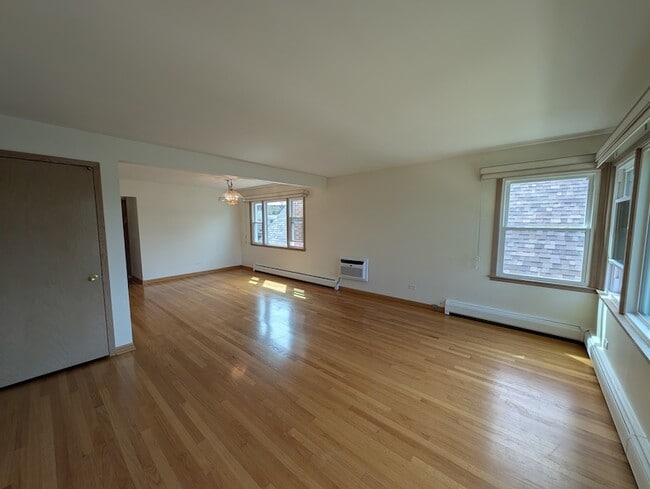 Building Photo - 6537 N Natoma Ave