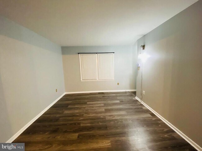 Foto del edificio - 2949 Lexington Ct