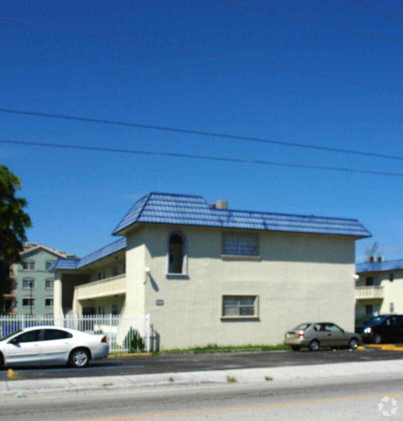 Primary Photo - Spanish Garden Apartments