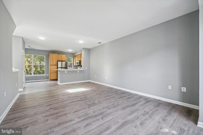 Building Photo - 22946 Fontwell Square