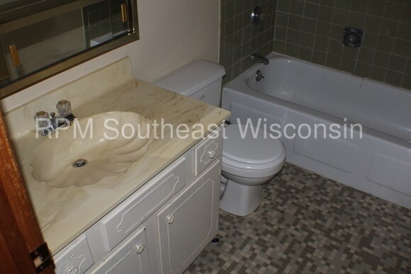 Foto del edificio - 6011 W Port Ave