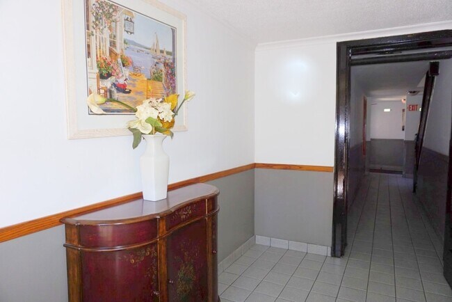Foto del edificio - 6016 N Paulina St