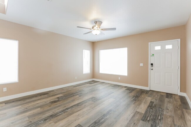 Foto del edificio - 8872 Cornwall Glen Ave