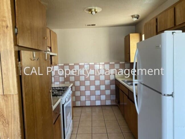 Building Photo - Three bedroom house in King City, CA