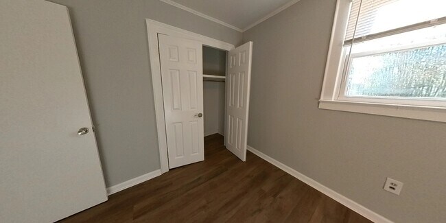 Foto del edificio - 517 Lois Ln