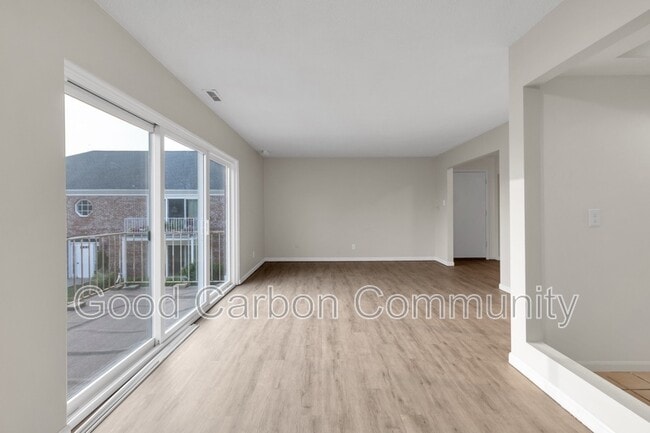 Foto del edificio - 2697 Baseline Rd
