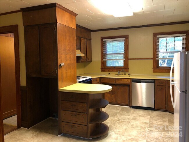 Building Photo - 382 Alexis High Shoals Rd