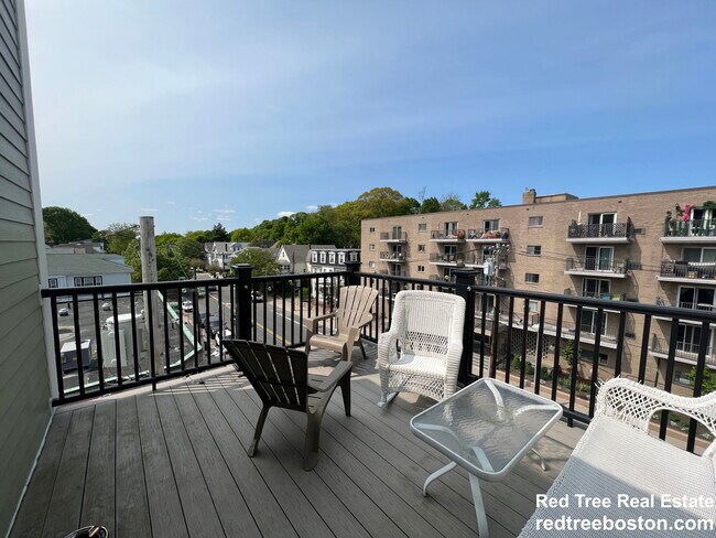 Building Photo - 122 Tremont St