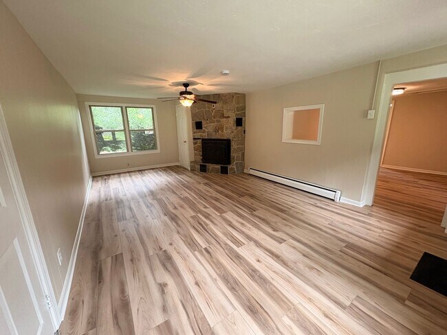 Foto del edificio - Newly Remodeled 2-Bedroom, 1.5-Bath Home