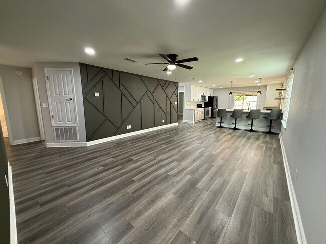Foto del edificio - Pensacola - Springdale Forest - 3 bedroom, 2 bathroom