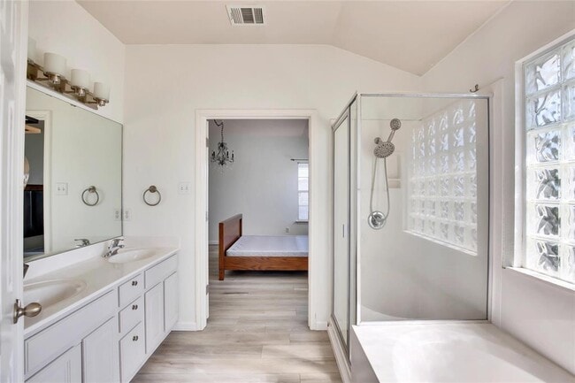 Foto del edificio - 10321 Beard Ave