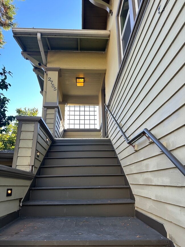 Building Photo - 2755 Vallecito Pl