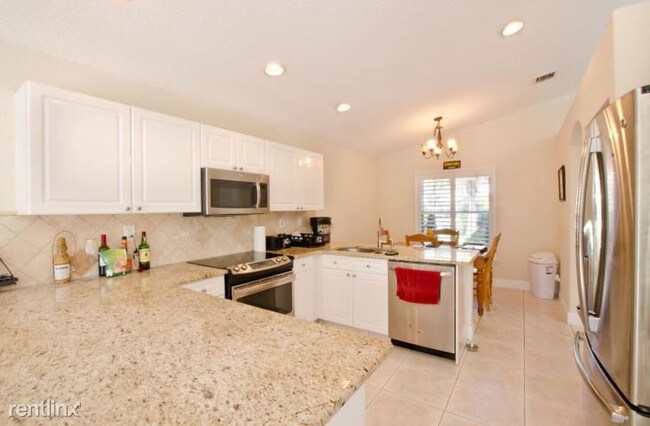 Building Photo - 5185 Prairie Dunes Village Cir