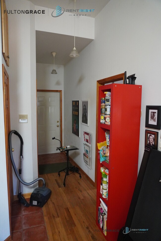 Foto del edificio - 1445 N Bosworth Ave