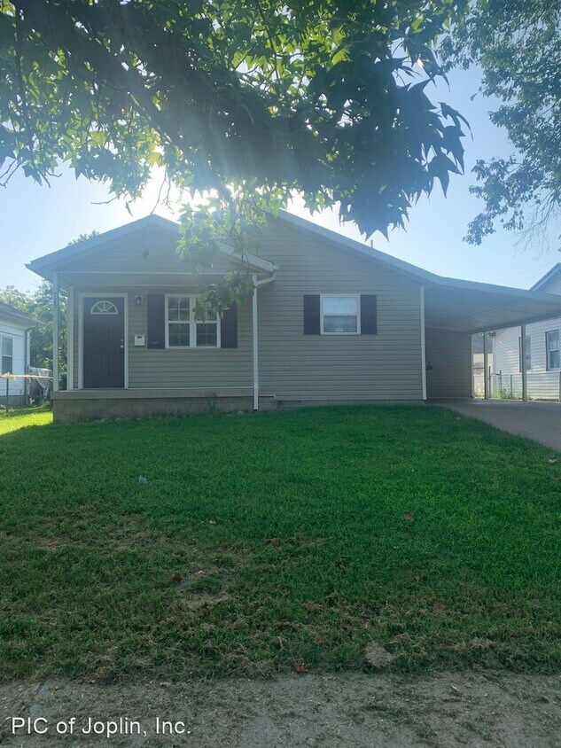 Foto principal - 3 br, 1 bath House - 725 Empire