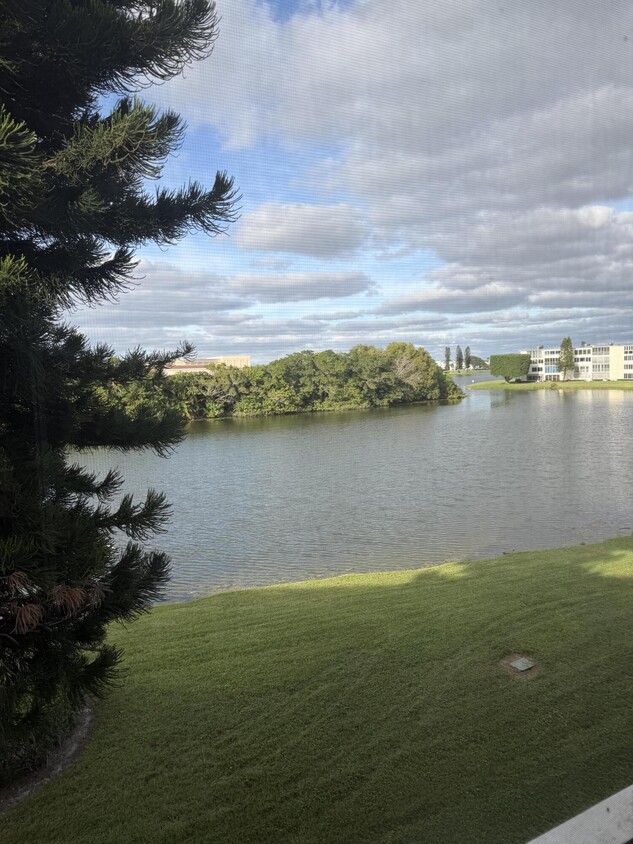 Foto principal - 3062 Ainslie Dr