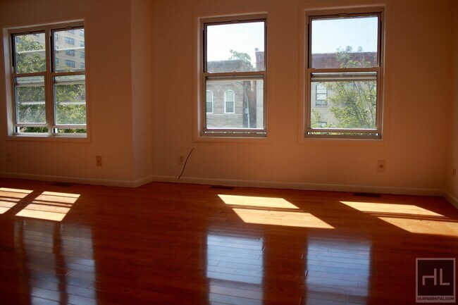 Building Photo - Bedstuy 2BR next to Halsey & Broadway