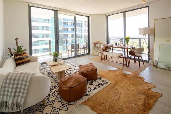 Foto del edificio - 121 NE 34th St