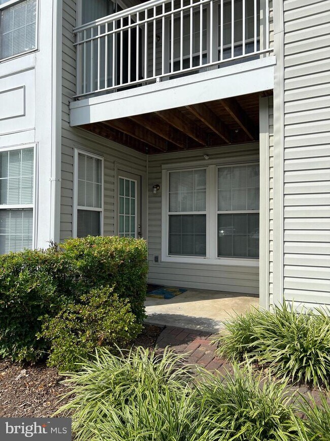 Building Photo - 7525 Snowpea Ct