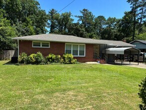 Building Photo - 2502 Japonica Dr