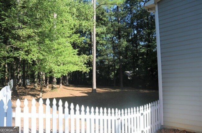 Building Photo - 102 Sauterne Way
