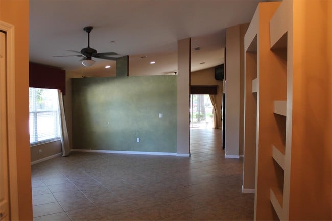 Building Photo - 433 Misty Oaks Run