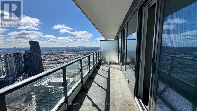 Photo du bâtiment - 950 Portage Pkwy