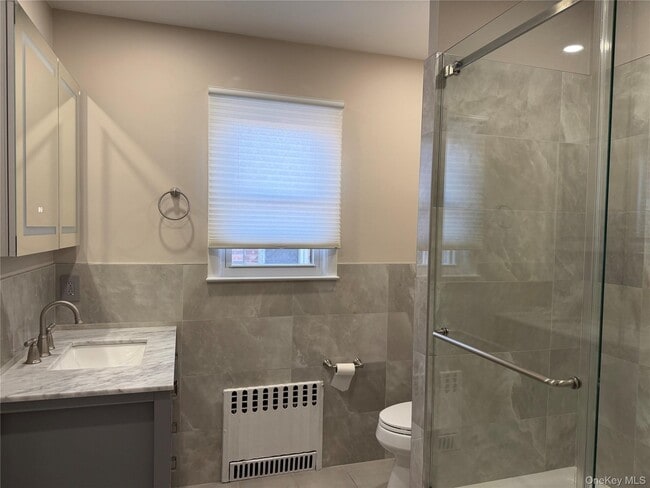 Building Photo - 154-47 20th Rd