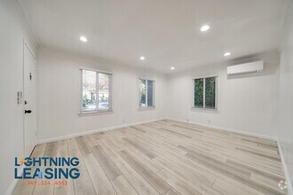 Building Photo - 1363 Hauser Blvd
