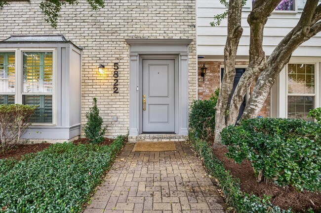 Foto del edificio - 5822 Doliver Dr