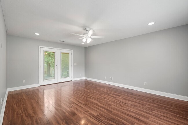 Foto del edificio - 6204 Perry Ave