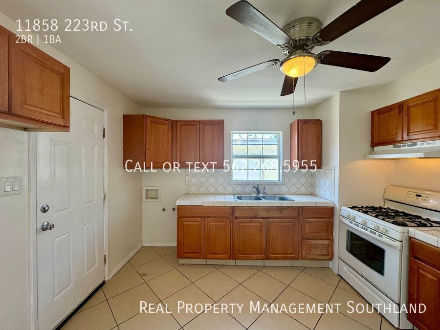 Primary Photo - 2 Bed/ 1 Bath Home in Hawaiian Gardens for...