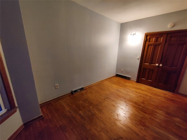 Building Photo - 11 Arch St