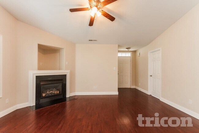 Foto del edificio - 10417 Hugue Way