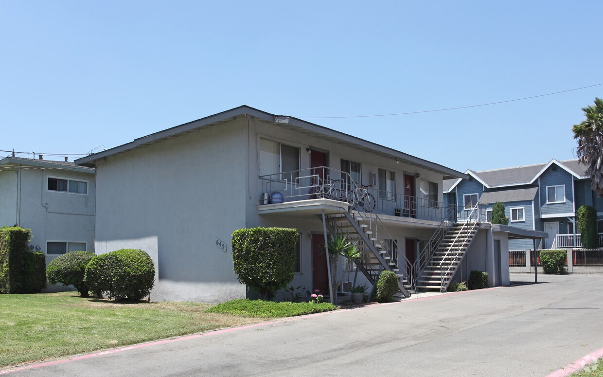 Foto principal - 641-645 Duarte Rd
