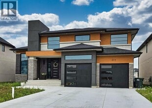 Building Photo - 317 Benson Ct