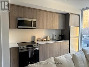 Building Photo - 357 King St W